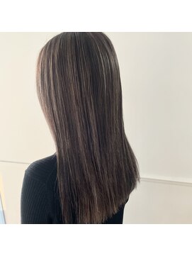 テクライズ 豊橋店(TECHRISE) ☆細めハイライト、ナチュラルコントラスト、シルバーベージュ☆