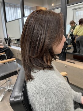 ユノ(juno) 【中目黒】ミディアムレイヤーのパーマスタイル☆オリーブカラー