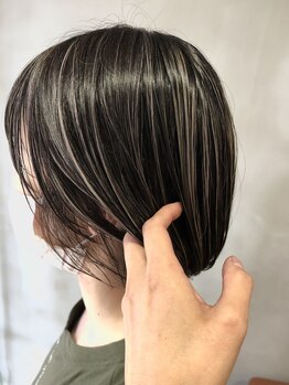ヘア ユニック(HAIR UNIQUE)の写真/【日の町通り沿い】切れ毛やパサつきが気になるダメージヘアに、栄養と潤いをたっぷり補給して髪質改善★