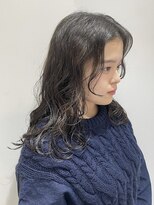 ウクラ バイ レシッド 池袋(uchla by rcid) イメチェン顔周り小顔センターパートエアリーウェーブパーマ黒髪