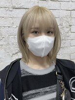 ハチ(HACHI)&nbsp;韓国風ホワイトブロンド