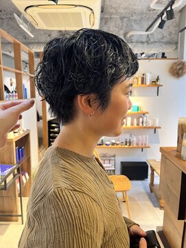 レス 伏見(LESS) ナチュラルショートパーマ