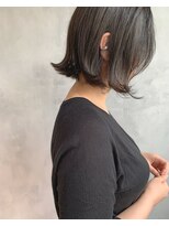 キチ(kichi.)&nbsp;[kichi.] 外ハネロブ×柔らかグレージュ