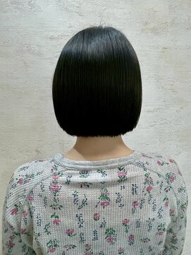 アンジェリカ(Angelica Total Beauty Lifestyle Design) 暗髪ボブ小顔カット