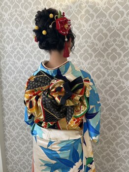 ル シャンブル(LE CHANVRE)の写真/一生に一度の思い出に残る日はプロにお任せください☆崩れないヘアセット+着付けが同時にかなう♪