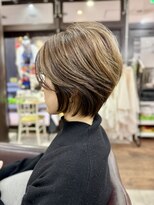 テラスオブベル(TERRAS of belle)&nbsp;大人美シルエットショート × 立体ハイライト