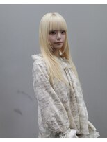オーオシカシカスペース(OOO YY Space)&nbsp;ブロンドヘアとレイヤーカット
