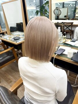 ネオリーブ クーロ(Neolive curro) ミルクティーベージュ×ダメージレスケアブリーチ