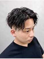 ヘアスタジオ ロメオ(hair studio Romeo)&nbsp;ゆるスパイラルパーマ×フェードカット
