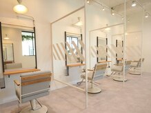 MEN'S SALON AILERON 【メンズサロン エルロン】の雰囲気(お席の間隔が広くリラックス出来る贅沢な空間)