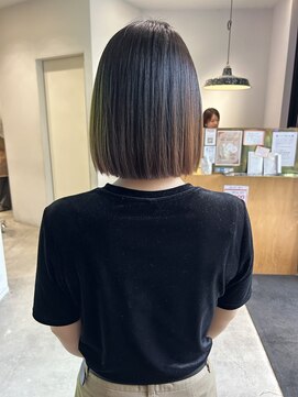 ミリ(milli Produce by ITAKURA) パツっとボブ