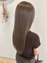 ニナル(Ninal)&nbsp;|  ツヤ感を引き出すグレージュカラー