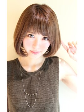 レウナ 外苑前(Reuna) 30代40代に人気ひし形ボブ 毛先ワンカールでエレガント