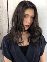 セシル ヘアー(Cecil hair)&nbsp;黒髪、暗髪の小顔ふんわり柔らかなセミロングヘア