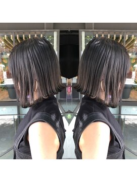 トルネード(TORNADO) 前下がりボブ　グレージュ　ダブルカラー