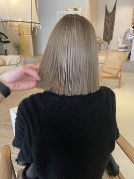 エリス キョウバシ(Eliss) ホワイトグレージュ