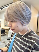 サンド 表参道(sand)&nbsp;ショートボブ表参道ブリーチダブルカラーホワイトカラー