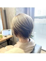 ビス フルール 日暮里店(Vis fleur)&nbsp;ダブルカラー/グレージュヘア/コンパクトショート