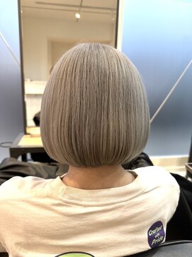 リット(Lit) ホワイトベージュ/ハイトーンボブ/ケアブリーチ