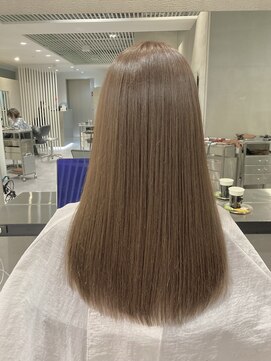 フーチー クーチー アマティー 豊中店(FUCHI KUCHI amati) @fuchi_kuchi.okada[梅田豊中/ブリーチなしミルクティーカラー］