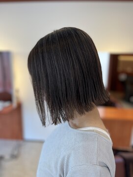 ローラムザリュクス(LOLAM The Luxe) 切りっぱなしボブ