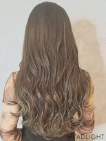 ニューカマー バイ ヘッドライト シブヤ(NEW COMER by HEADLIGHT shibuya)&nbsp;グレージュ×ゆる巻きロング