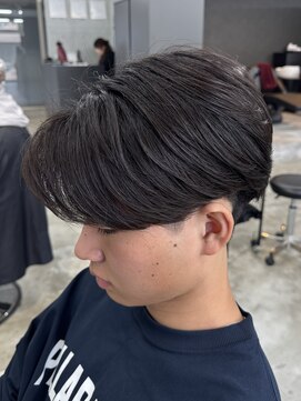 エデアンルクラ 下通(EDEAN Leclat) 熊本メンズパーマ センターパート ニュアンスパーマ MEN'S HAIR