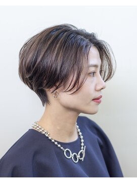 エルレ(Elure) 前下がりショート#センター分け#ブリーチなしカラー#浜松#浜北