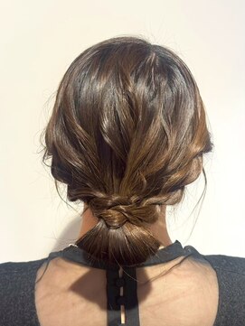 ミンティング(MINTing) シニヨンヘア/お団子スタイル/お呼ばれヘア