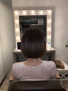 アールサロン アオヤマ(Rr SALON AOYAMA) プラチナミネコラ