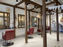 トロ ヘアーサロン(.toro hair salon)の雰囲気（１席の間隔が広いのでベビーカーを隣に一緒に過ごす事も可能です）