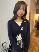 レイヤーカット オリーブベージュ 顔周りカット くびれ巻き