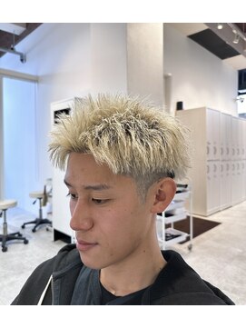 ルーストデラックス 京都河原町三条(ROOST dx) ブロンドスパイキーショート