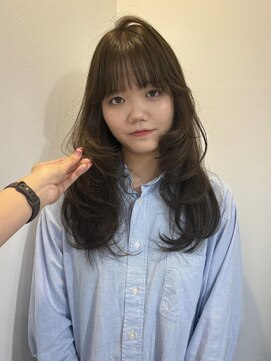 シイ(SIE) たっぷりレイヤーカットと透明感オリーブ♪