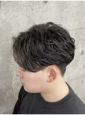 メンズフェザーパーマ　刈り上げセンターパートフェザーショート