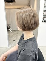 テラス トヨタ(Telasu Toyota) ブリーチカラーで透明感オリーブグレージュと切りっぱなしボブ◎