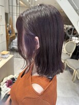 ヴァネッサ(VANESSA)&nbsp;インナーラベンダーパープルイルミナカラー切りっぱなしボブ鶴見