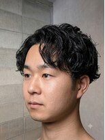 ワンワンオー バーバーショップ コンチネンタル(@110 BARBER SHOP continental)&nbsp;韓国風センターパート海外風センターパートミドルフェード
