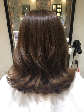 トリコ 梅田茶屋町店(trico) 外ハネスタイル×ナチュラルアッシュ 【トリコ梅田茶屋町店】