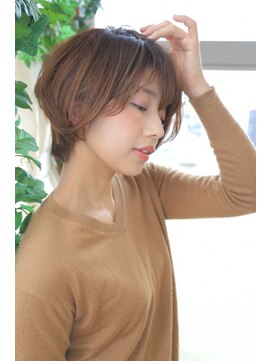プラーチェ 青葉台 30代40代に人気シルエットが素敵な前下がり束感ショートボブ