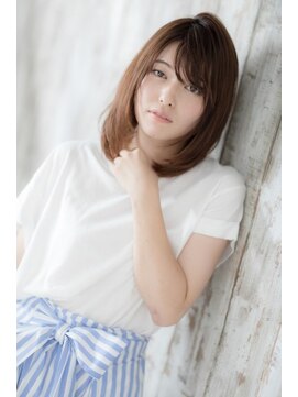 ルーチェ 綱島(Luce) 前髪が可愛いミディアムクラシカル斜めバングワンレン