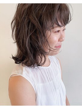 ヘアメイク ミッカ(HAIR MAKE MICCA) レイヤースタイルとナチュラルウェーブ◎杉浦 恵