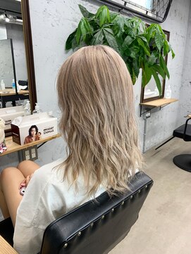 ワン(ONE) ホワイトベージュ