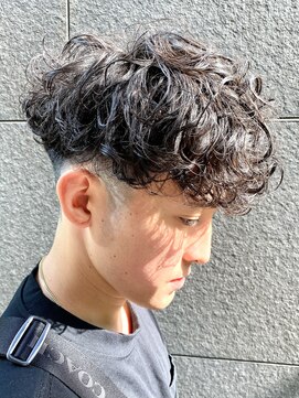 クオル 立川(QOL) スペインカール／フェード／外国人ヘア／刈り上げ／眉毛