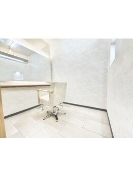 【藤沢駅徒歩５分の個室サロン】周りを気にせずくつろげる！上質なプライベート空間でゆったりと♪[藤沢駅]