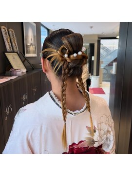 アース エレガンス 吉祥寺店(EARTH Elegance) インナーカラーを活かした洗練編み込み