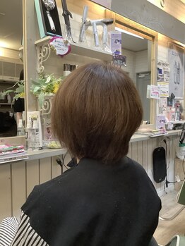 アクアビュー(Aqua view)の写真/【花園町徒歩6分】白髪カバーも美しく！大人女性向け明るめ白髪染め、暖色・寒色OK☆