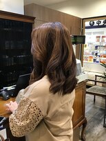 ラモードイワイ　遠鉄百貨店(La Mode IWAI)&nbsp;やわらかなカールが揺れる、大人の艶ロング