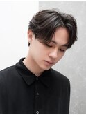 毛流れヘア金髪ナチュラルセンターパートツーブロック