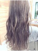 ハイトーングレージュ